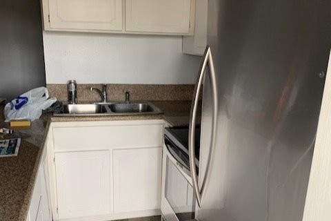 Kitchen - 6641 Silverstream Ave