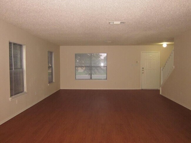 Building Photo - 1102 Comfort St