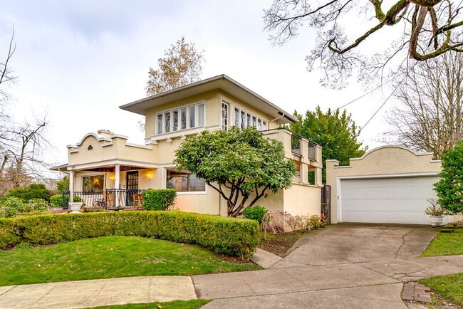 Building Photo - 3321 NE Peerless Pl