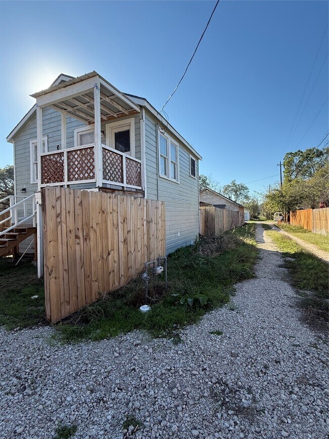 Foto del edificio - 2711 Avenue G