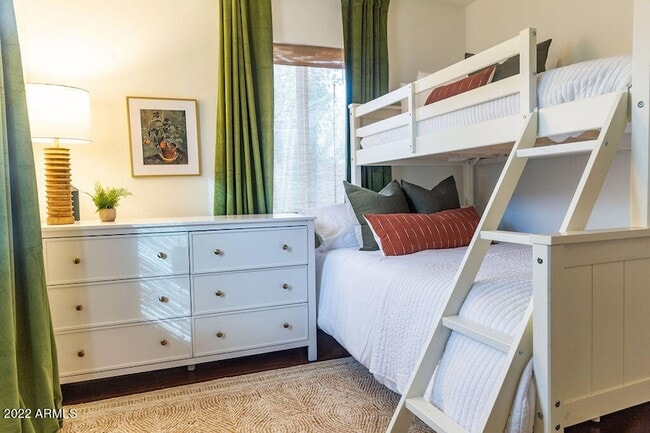 Building Photo - 1148 E Glenn Dr