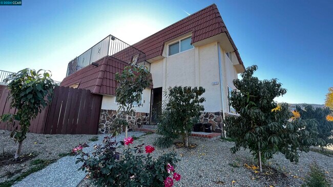 Building Photo - 5615 San Luis Ct