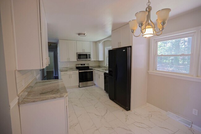 Foto del edificio - Fully Remodeled & Move-in Ready!