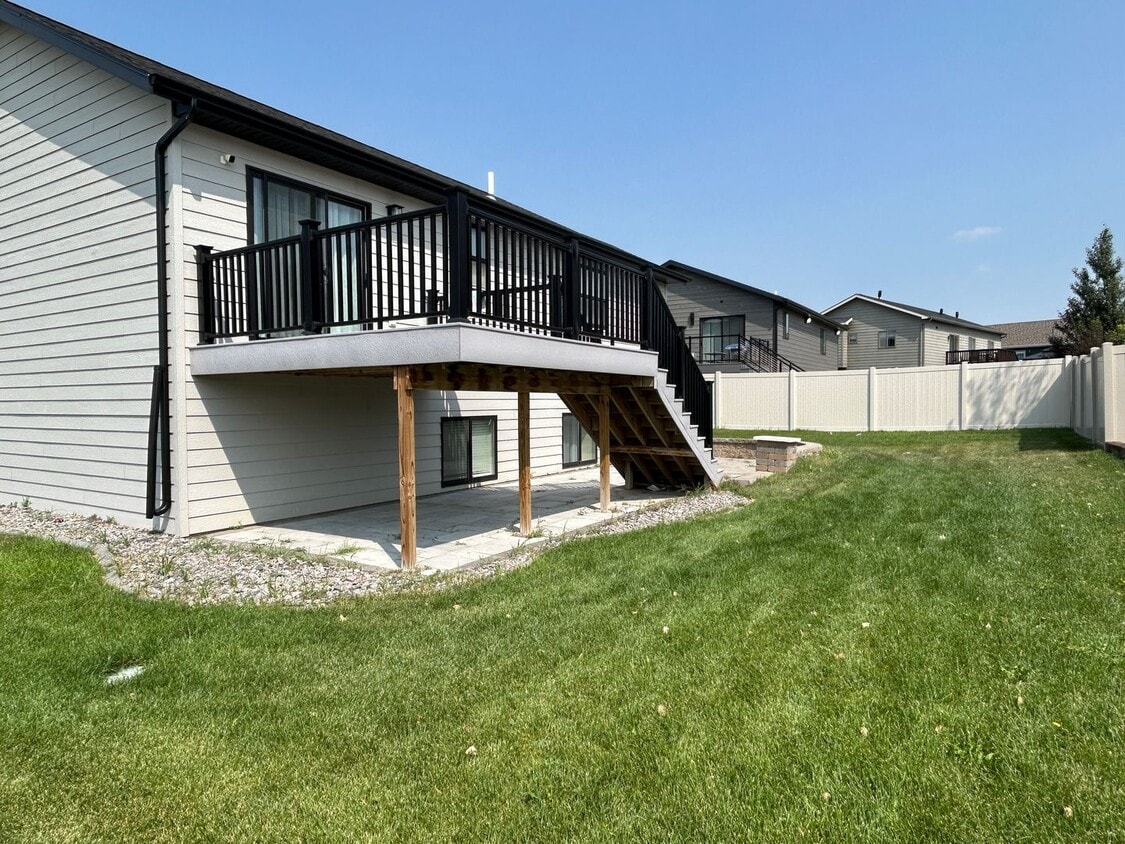 Building Photo - Beautiful Single Family Home for Rent