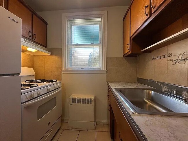 Photo - 6536 Crescentville Rd Apartment