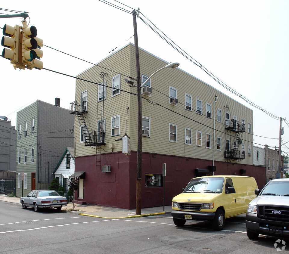 4310 Hudson Ave, Union City, NJ 07087 Apartments in Union City, NJ
