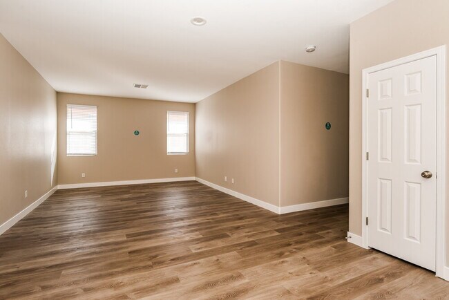 Foto del edificio - 9156 Briarthorne St