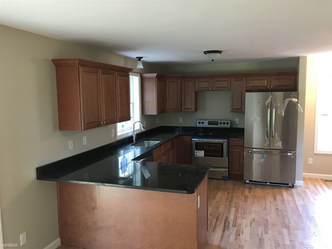 Foto del edificio - 3 br, 2 bath Duplex - 21 Pinehurst St Unit A