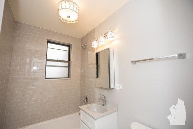 Foto del edificio - 2647 N Spaulding Ave