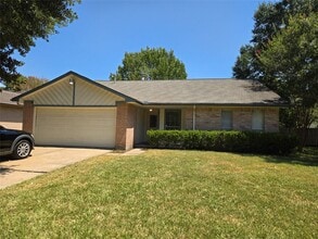 Building Photo - 2515 Maple Tree Ct