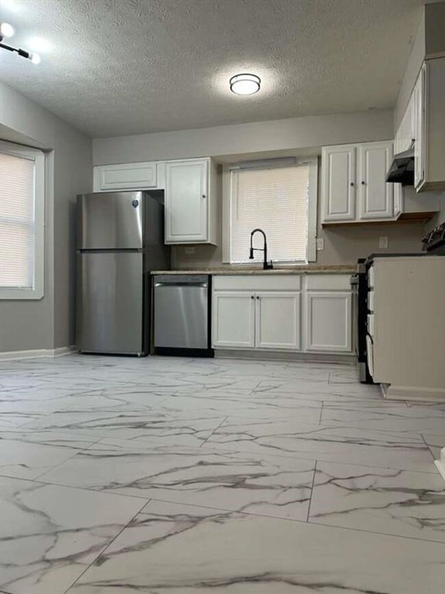 Foto del edificio - Renovated 3 Bedroom, 1.5 Bath Townhome for Rent in Lilburn