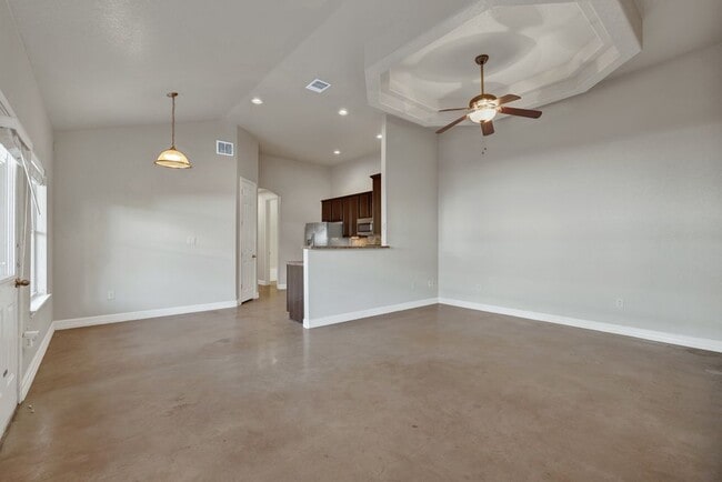Building Photo - 388 E faust, B