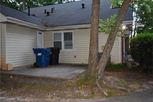 Foto del edificio - 576 Wedgewood Dr