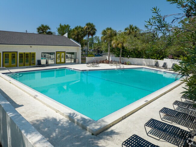Piscina - The Square at 59 Caroline