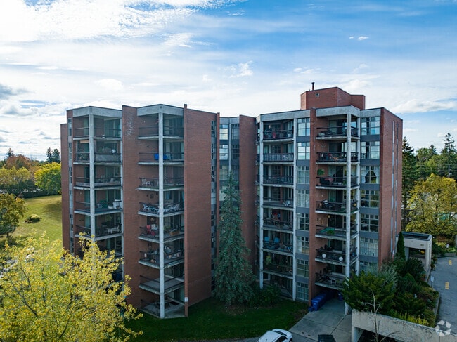 Building Photo - 20 Marilyn Dr