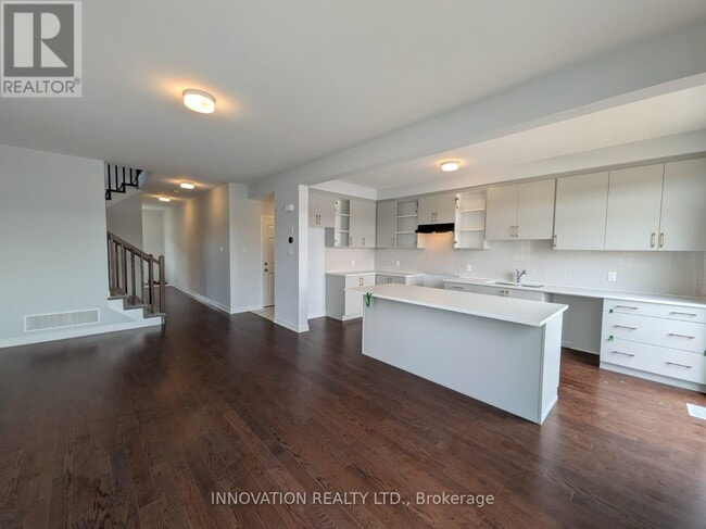 Building Photo - 482 Patrick St
