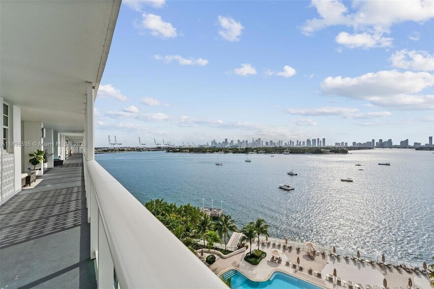 Foto principal - 910 West Ave