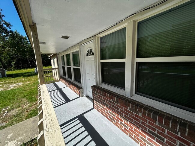 Foto del edificio - 461 Sweetwater Cir