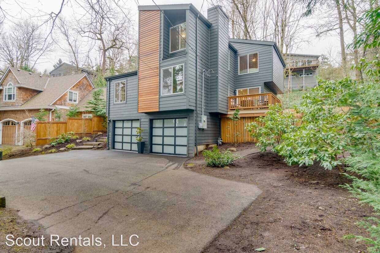 Primary Photo - 4 br, 3 bath House - 1820 South Shore Blvd
