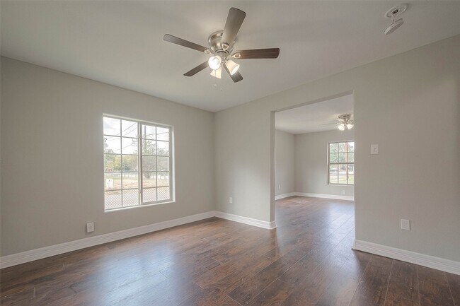Foto del edificio - 5802 Crane St