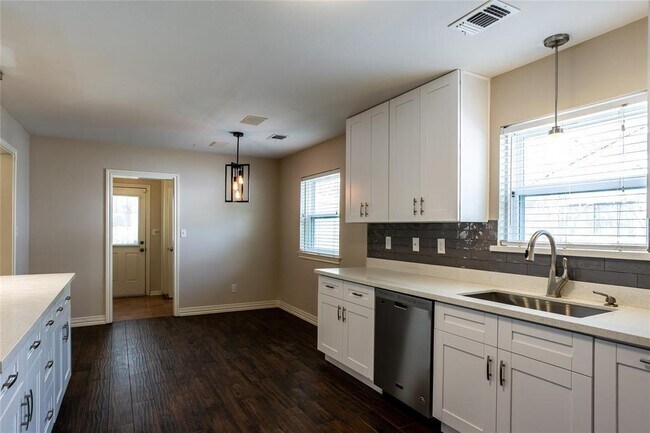 Foto del edificio - 2114 Walnut Bend Ln