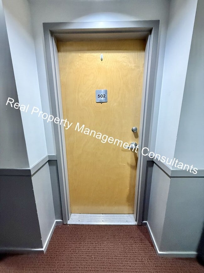 Building Photo - $600 Free Rent on 2Bed, 2 Bath at Western Auto