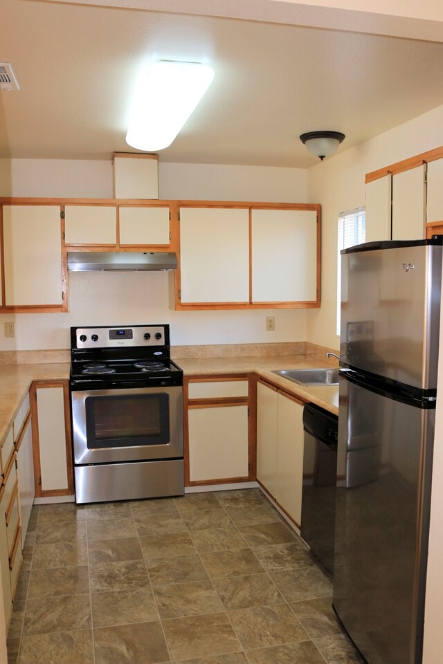 Anjou Club Apartment Homes Apartments Talent, OR