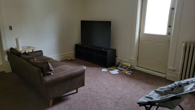 Foto del edificio - 2 bedroom 1 bath - available for June 1st ...