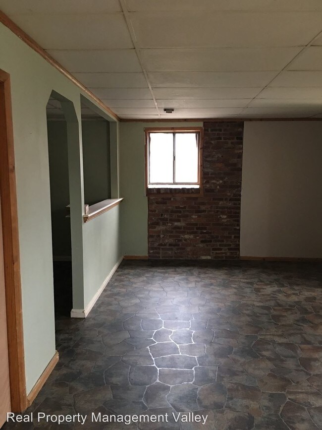 Building Photo - 2 br, 1 bath House - 300 18th Street