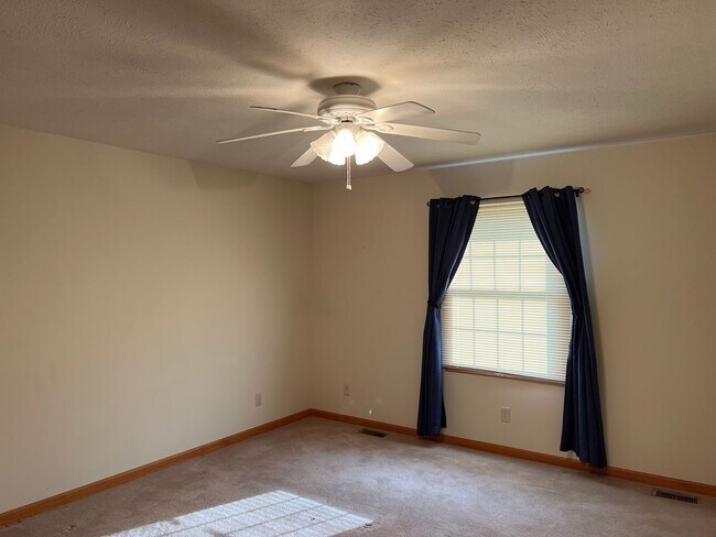 Foto del edificio - Move in Ready!!! 3 Bedroom 2 Bath Sherman!!