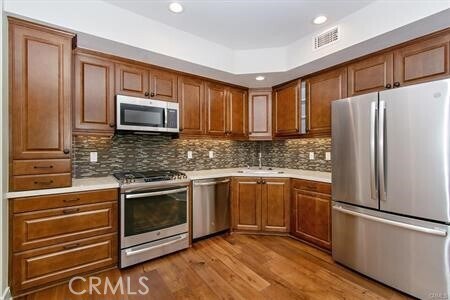 Foto principal - 627 Deep Valley Dr