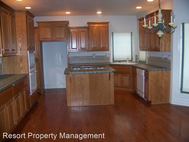 Building Photo - 5 br, 3 bath House - 3099 E. Fernan Hill Rd.