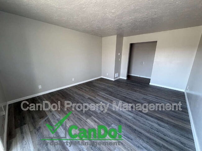 Building Photo - 240 Carol Dr
