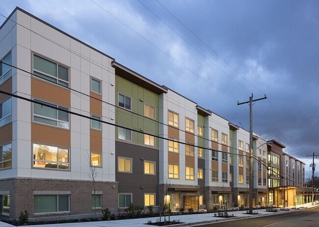 Foto del edificio - SPOKANE AT RAINIER COURT a 55+ Affordable Community