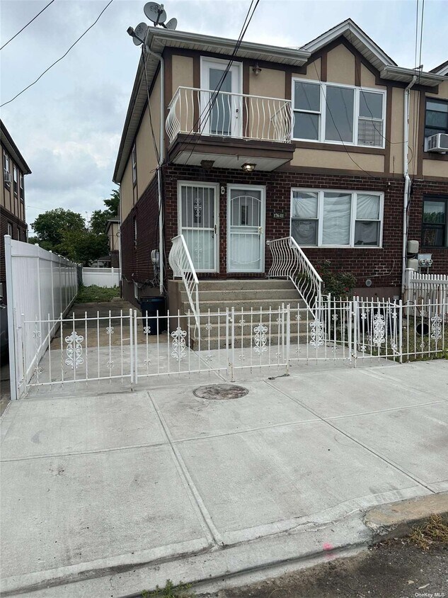 Primary Photo - 176-11 132nd Ave