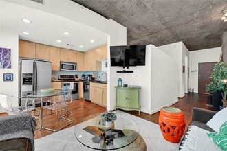 Building Photo - 5925 Almeda Rd