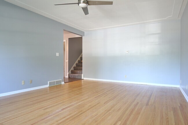 Foto del edificio - 5752 Russell Ave S