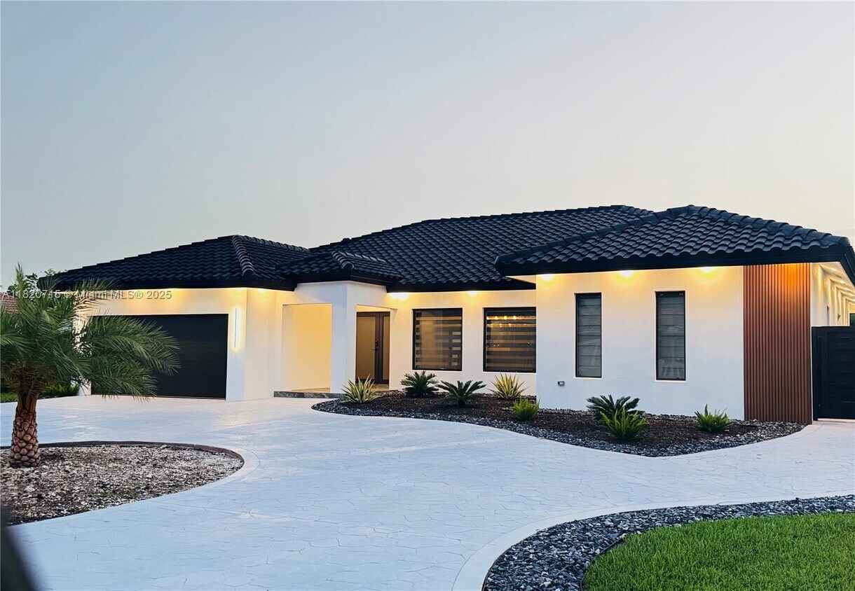 Foto principal - 19614 SW 133rd Ct
