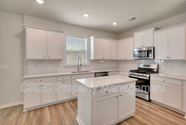 Building Photo - 146 Red Blf St