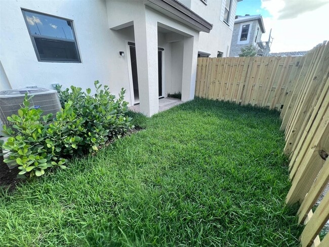 Building Photo - 232 SW 159th Terrace
