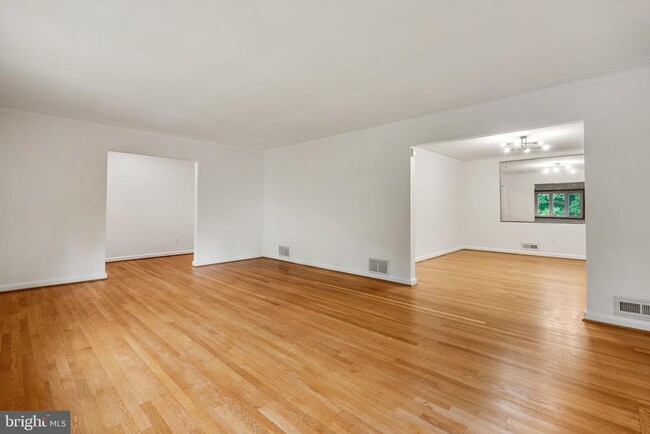 Building Photo - 8210 West Beach Dr NW
