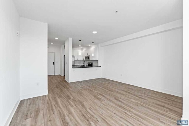 Building Photo - 520 Cliff Street Unit 416