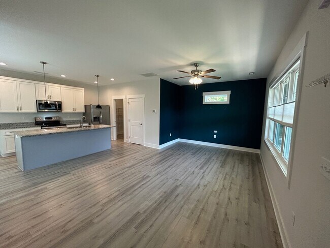 Foto del edificio - West AVL - 3/2 Contemporary Build Ready Now!