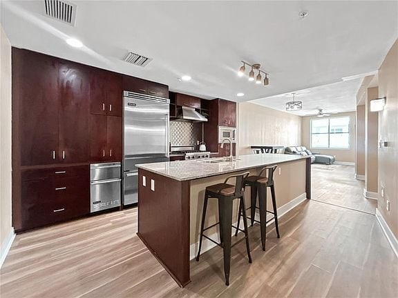 Photo - 1120 E Kennedy Blvd Apartment