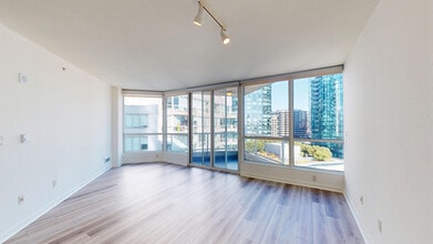 Interior Photo - 388 Beale