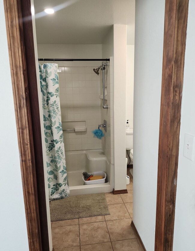 Foto del edificio - 3 bed 2 bath house