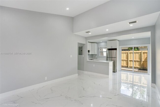 Foto del edificio - 907 SW 15th Ter