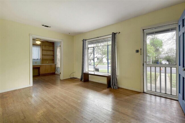 Foto del edificio - 5110 Valley Oak Dr