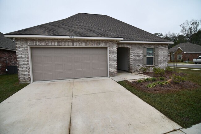 Foto del edificio - Trendy, 3 bedroom, 2 bath home in coveted Kenilworth Crossing Community near LSU