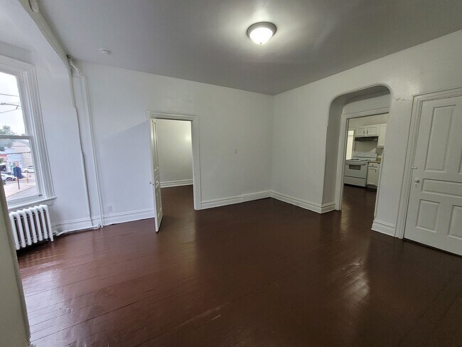 Foto del edificio - 1 Bedroom 1 Bath, Laundry Available-York City SD